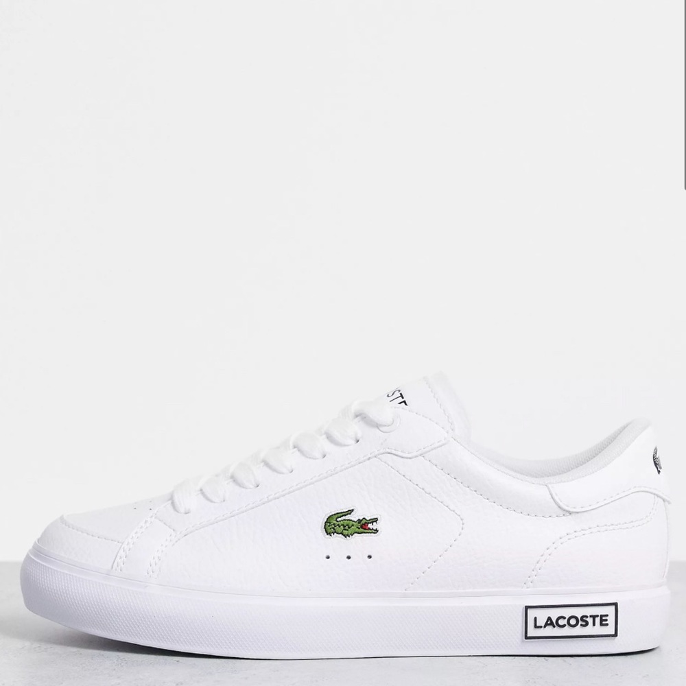 NWT Lacoste Powercourt sneakers white with navy accents, leather. Mens sz 13, US